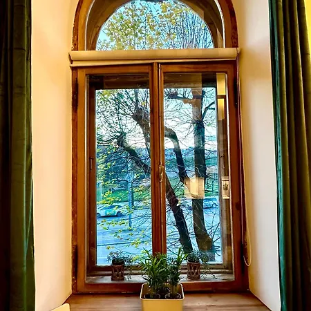 Luxury Mere By Rikas Korter *